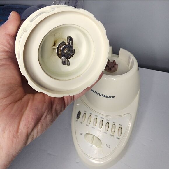 Windmere 14 Speed Blender White Plastic Canister 5.5 Cup Pitcher - Picture 2 of 6